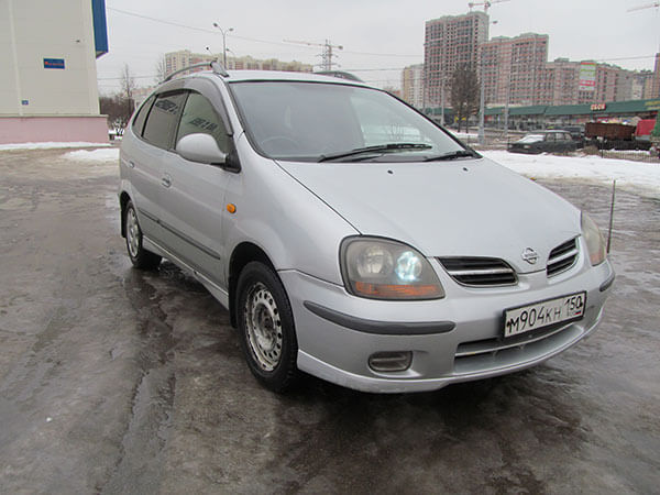 Nissan Tino 1998г